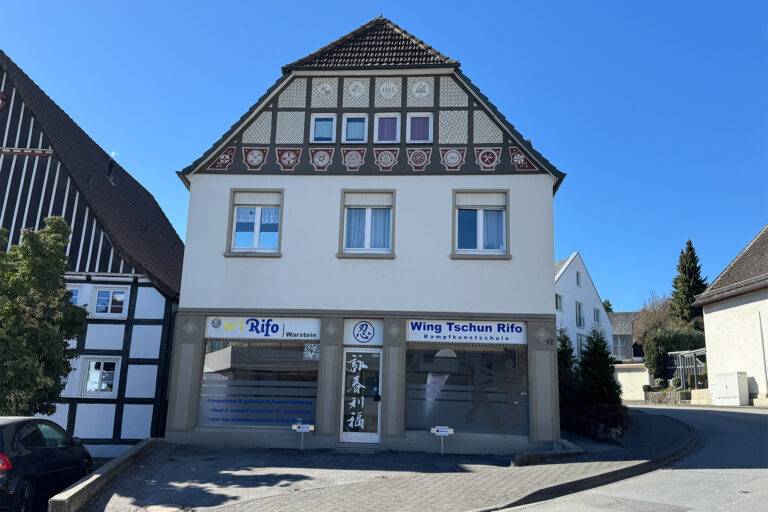 Immoprofis365 GmbH: Objekt-ID - Wohn- und Geschäftshaus in Warstein