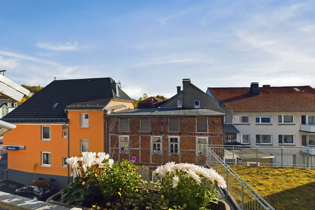 Immoprofis365 GmbH - Wohn- und Geschäftshaus in Warstein