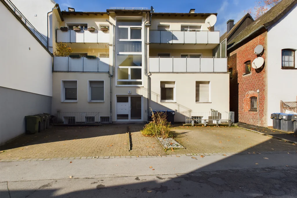 Immoprofis365 GmbH - Wohn- und Geschäftshaus in Warstein