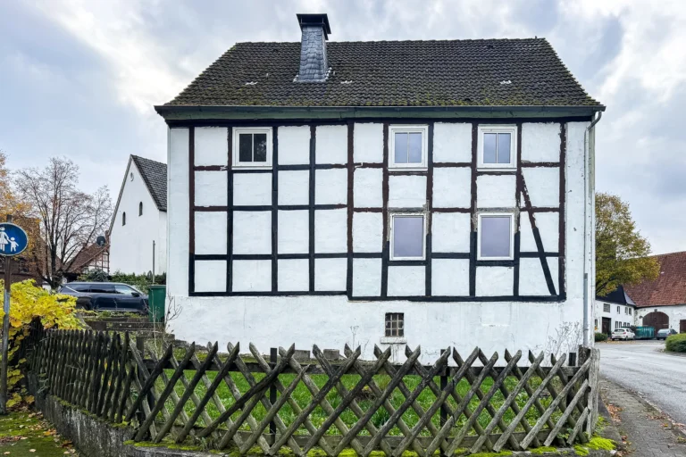 Immoprofis365 GmbH - Handwerkerhaus mit Potenzial in Altenrüthen