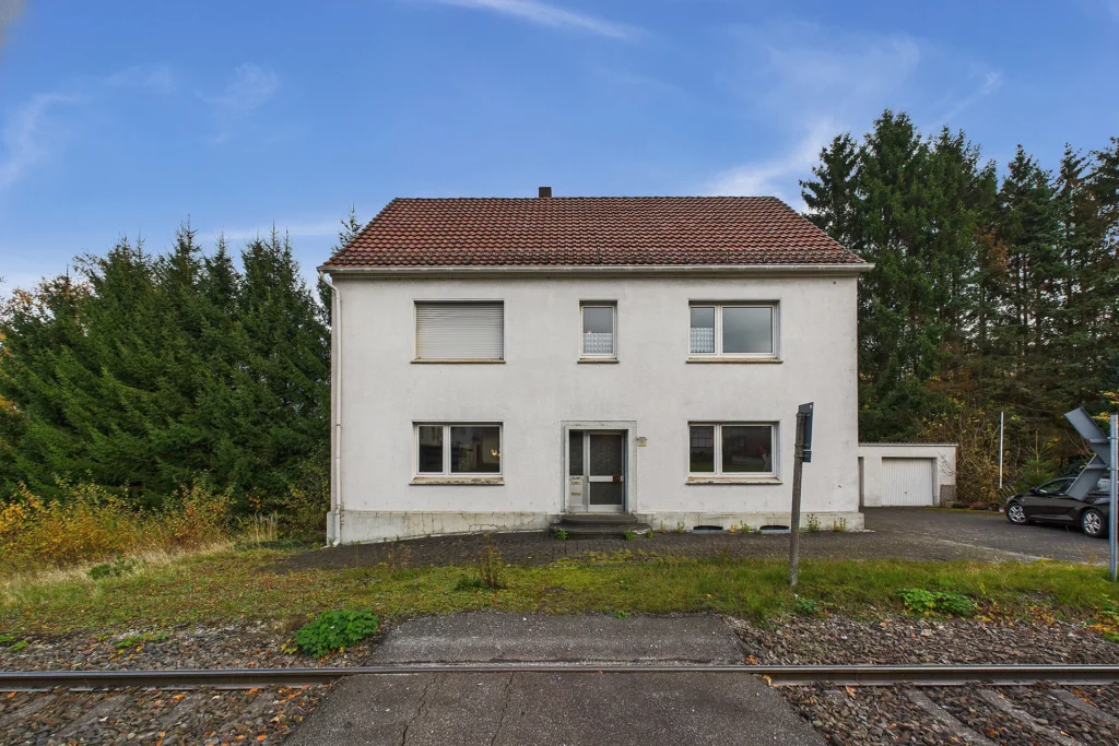 Immoprofis365 GmbH - Zweifamilienhaus in Warstein–Belecke