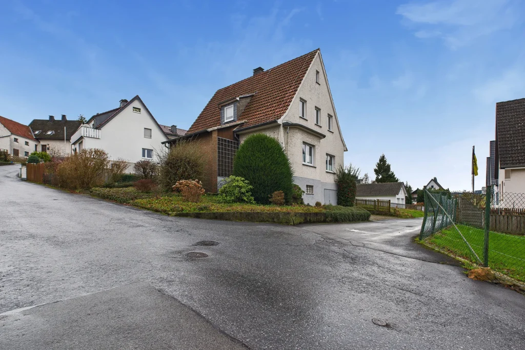 Immoprofis365 GmbH - Einfamilienhaus in Warstein