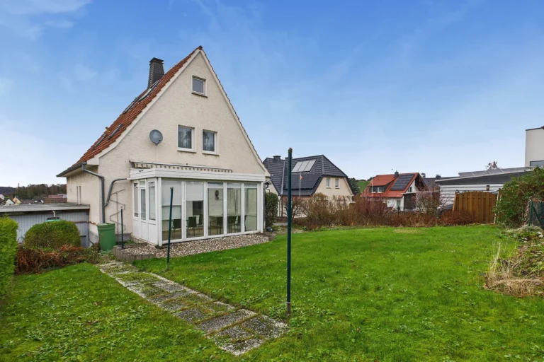 Immoprofis365 GmbH - Einfamilienhaus in Warstein