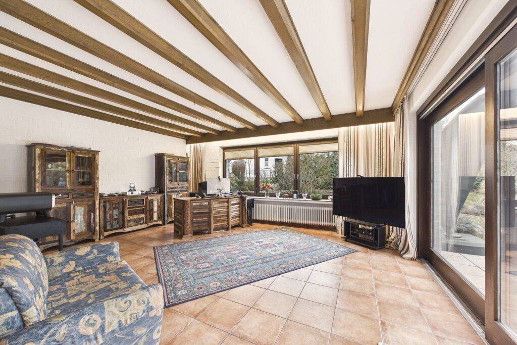 CAM03586G0-PR0076-STILL001