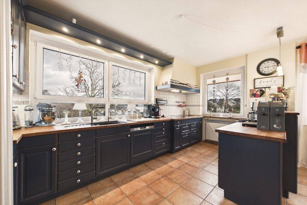 CAM03586G0-PR0076-STILL008