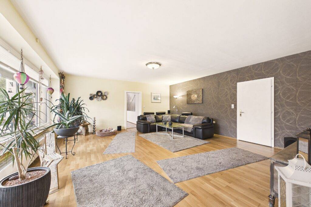 CAM03586G0-PR0076-STILL012