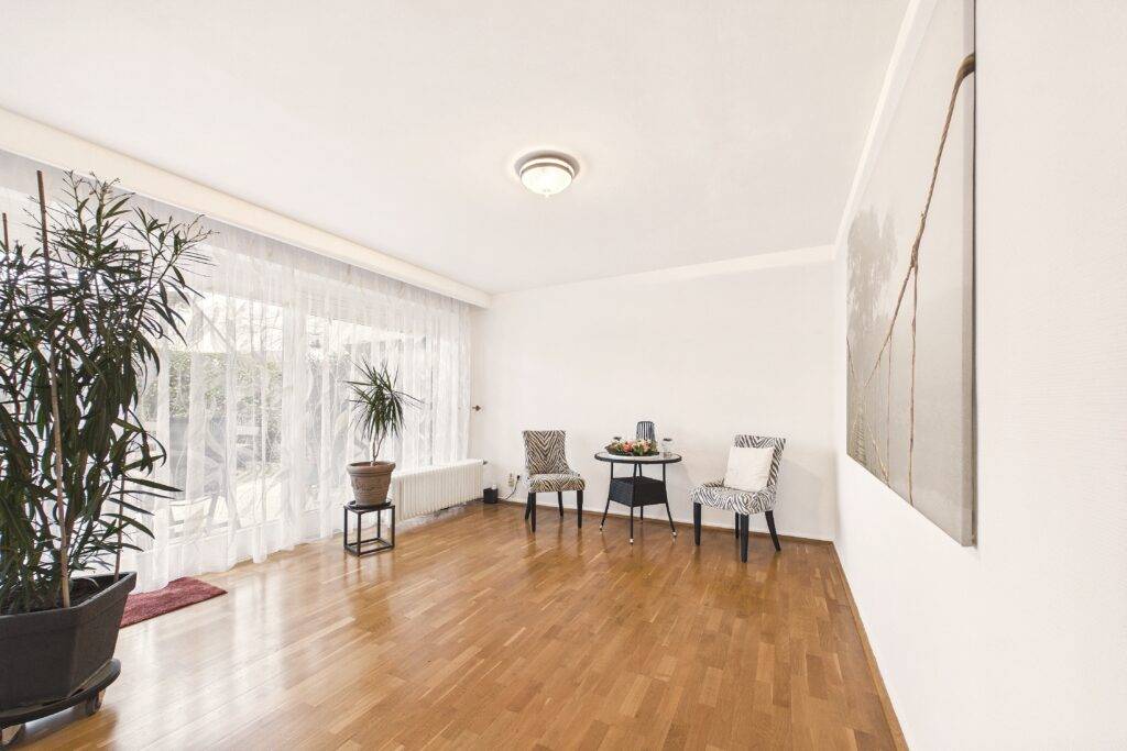 CAM03586G0-PR0076-STILL013