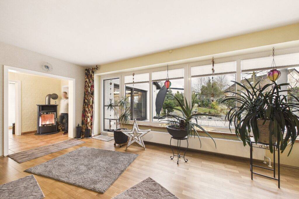 CAM03586G0-PR0076-STILL015