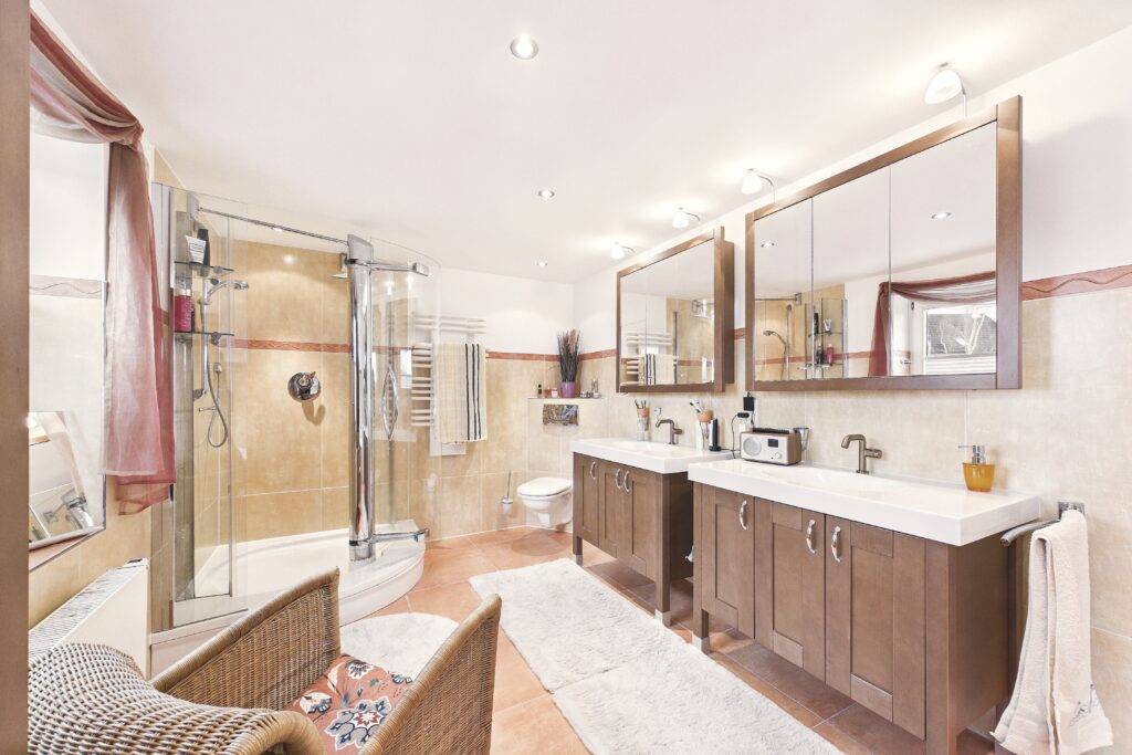 CAM03586G0-PR0076-STILL024