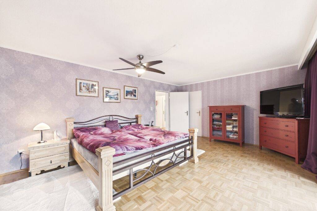 CAM03586G0-PR0076-STILL028