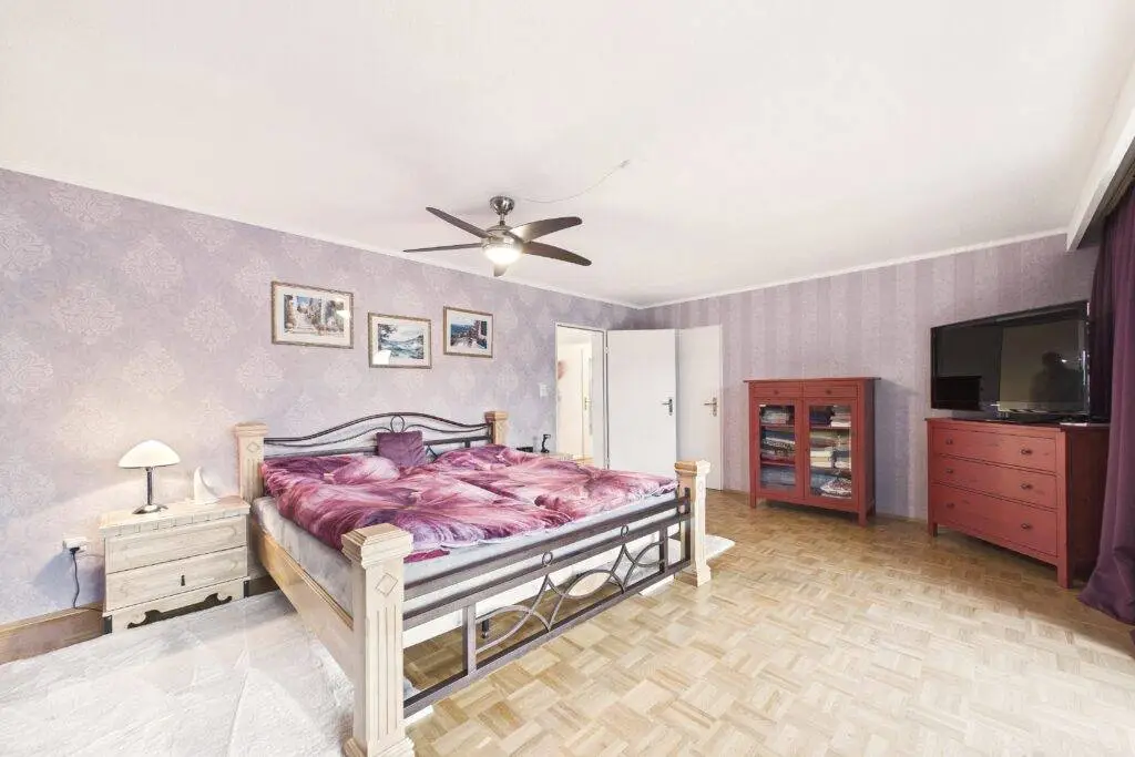 CAM03586G0-PR0076-STILL028