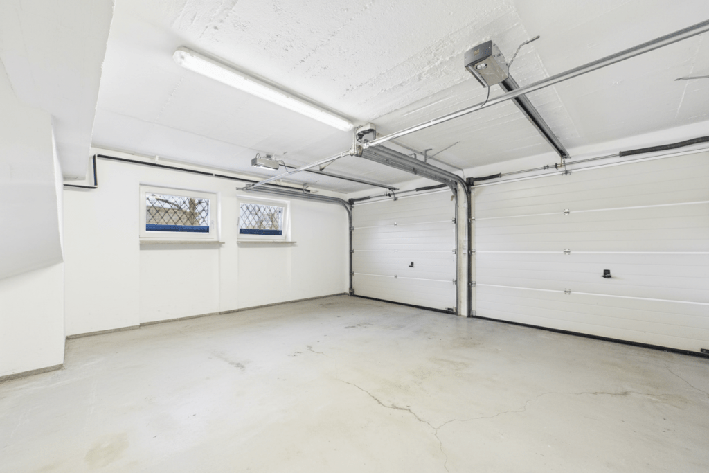 CAM03586G0-PR0076-STILL036-001